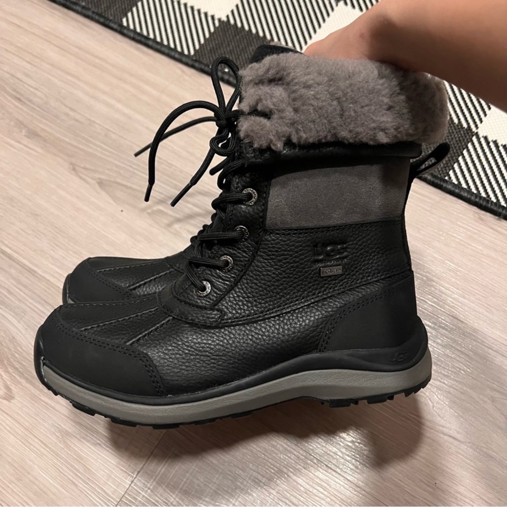 NWT UGG Women's Adirondack Round Toe Leather & Suede Waterproof Booties Boots